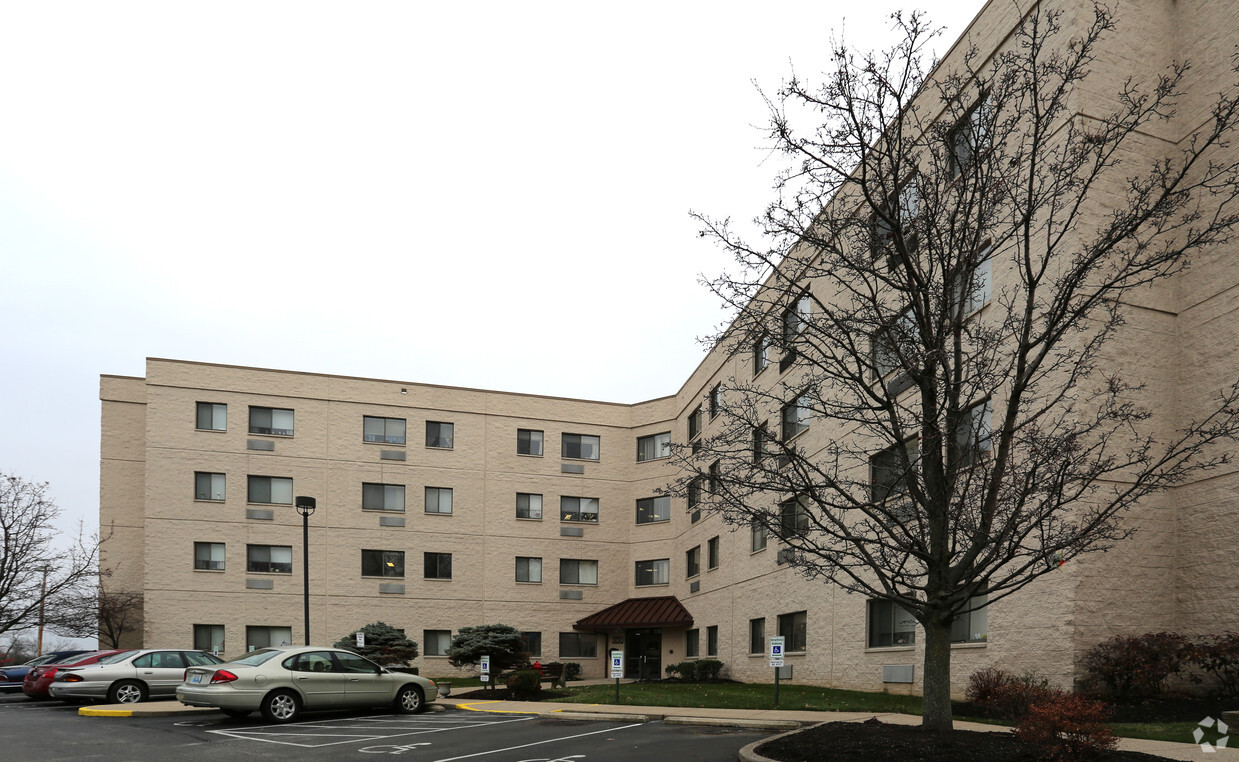 Foto principal - Arcadia Park Senior Apartment Community