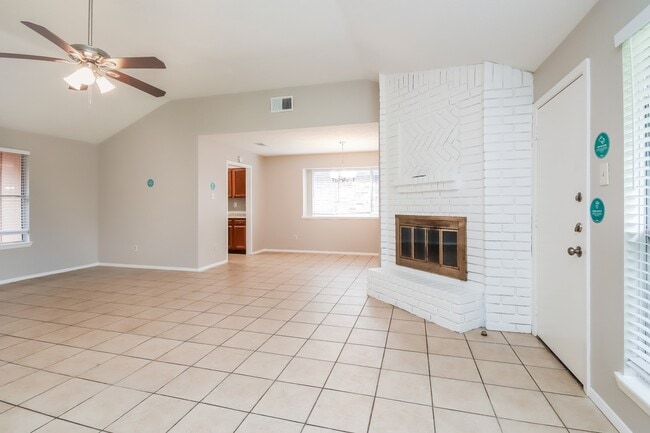 Foto del edificio - 10930 Rosewood Ct