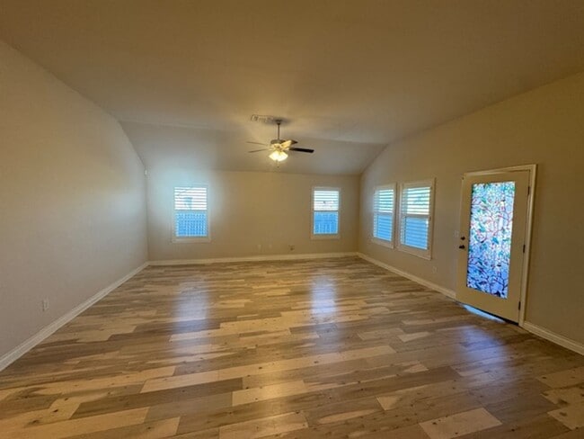 Photo - Storm shelter, All Appliances and security system with monitoring! 4 bed, 2 bath 2 car garage! House