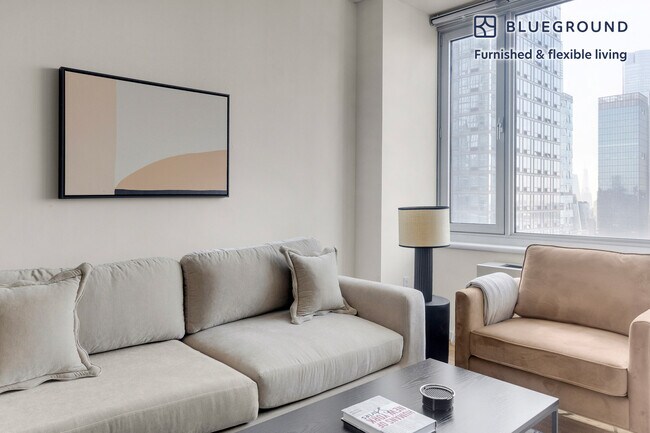 Foto del edificio - 635 W 42nd St