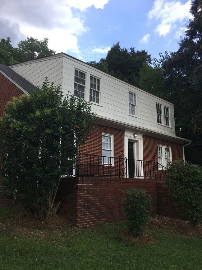 Building Photo - 1143 N Broad St