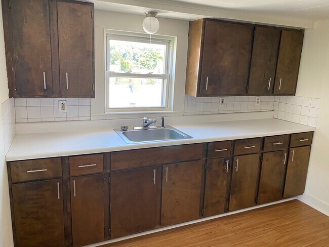 Kitchen - 188 Oak St