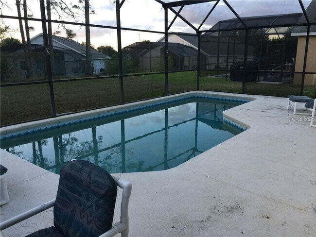 Foto del edificio - 2560 Bear Creek Ct