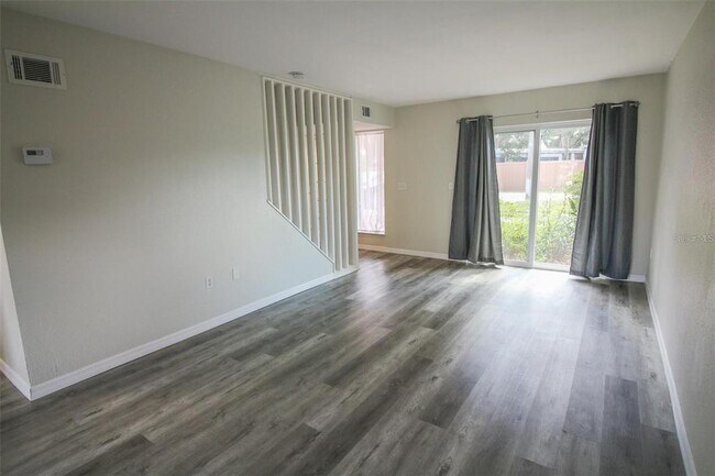 Foto del edificio - 1836 N Crystal Lake Dr