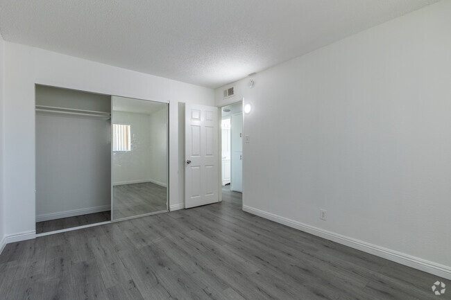 2HAB, 1BA - 950 ft² - Mulberry Park Apartments