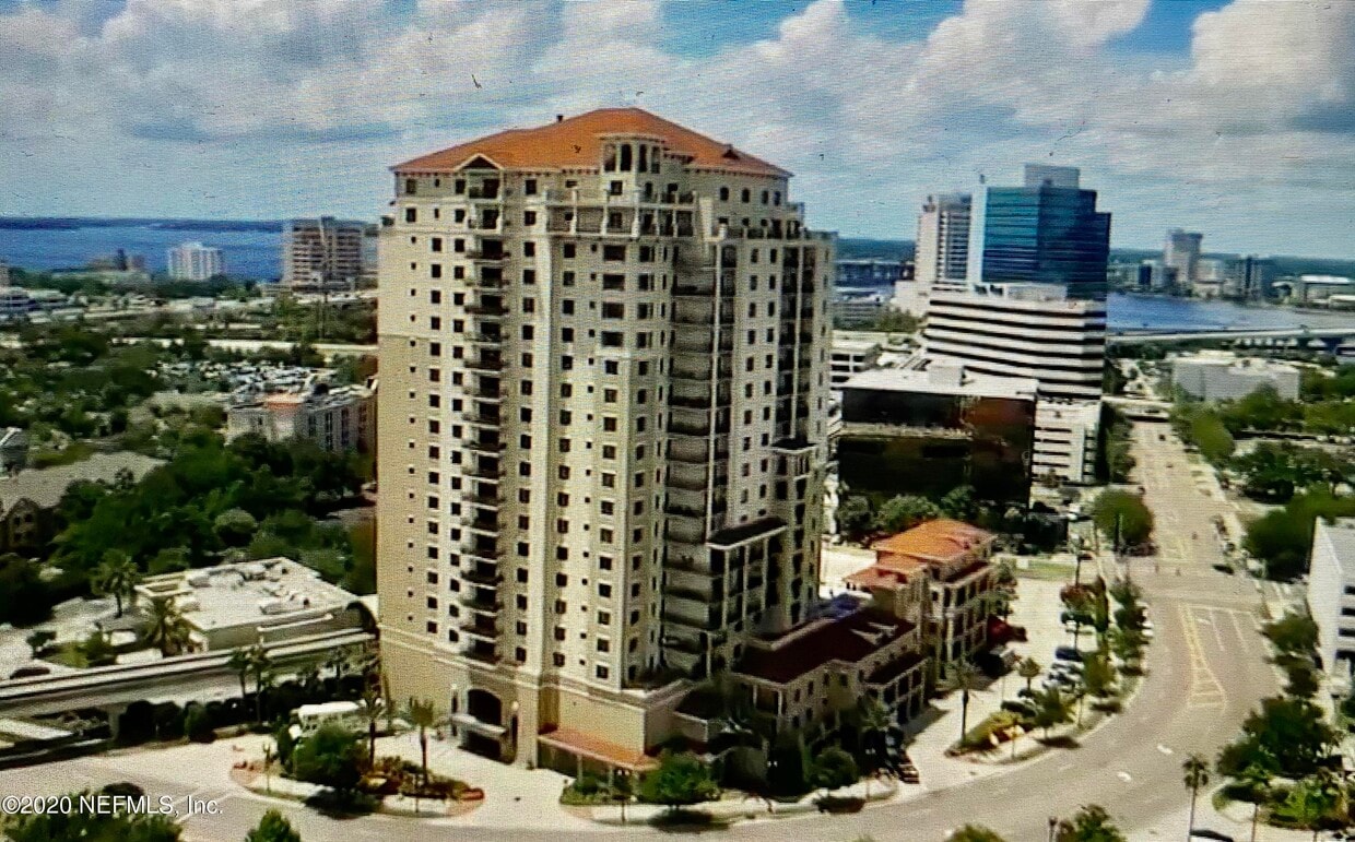 Foto principal - 1478 Riverplace Blvd