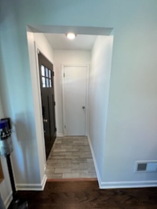 Foto del edificio - 5146 N Kenneth Ave