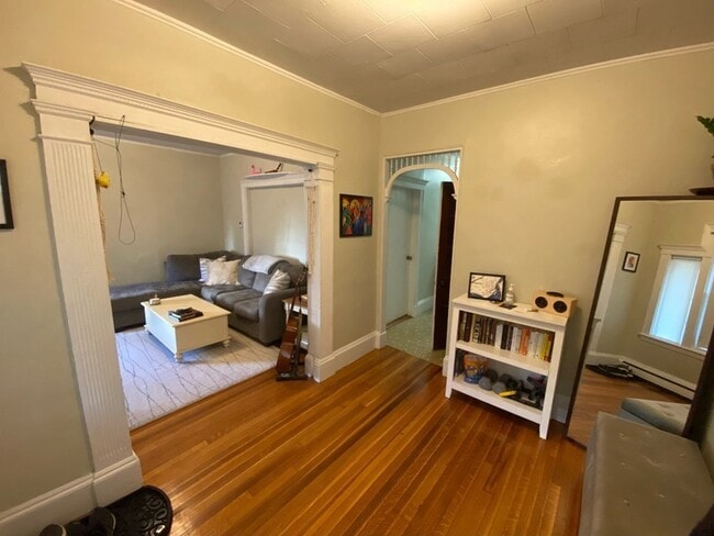 Building Photo - 7 Lowden Ave