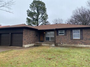 Building Photo - 1211 Blanton Pl