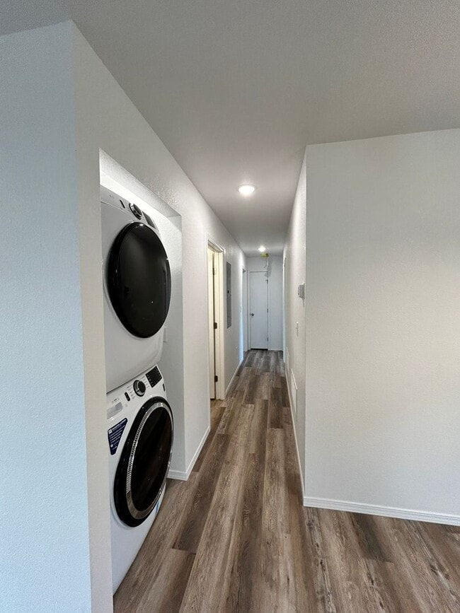 Building Photo - Beautiful Florence home