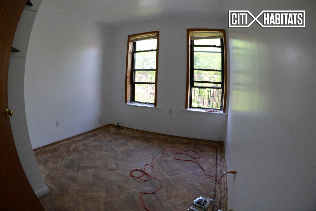 Foto del edificio - 34-27 43rd St