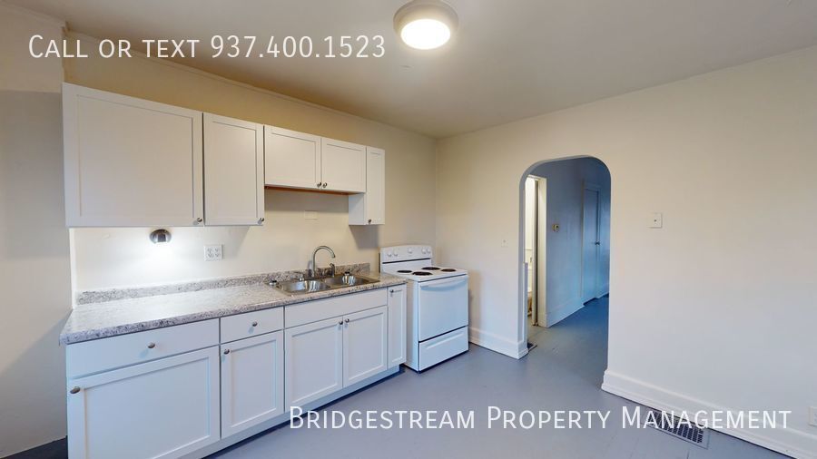 Primary Photo - 1/2 OFF 1ST MONTH’S RENT! - Charming 3 bed...