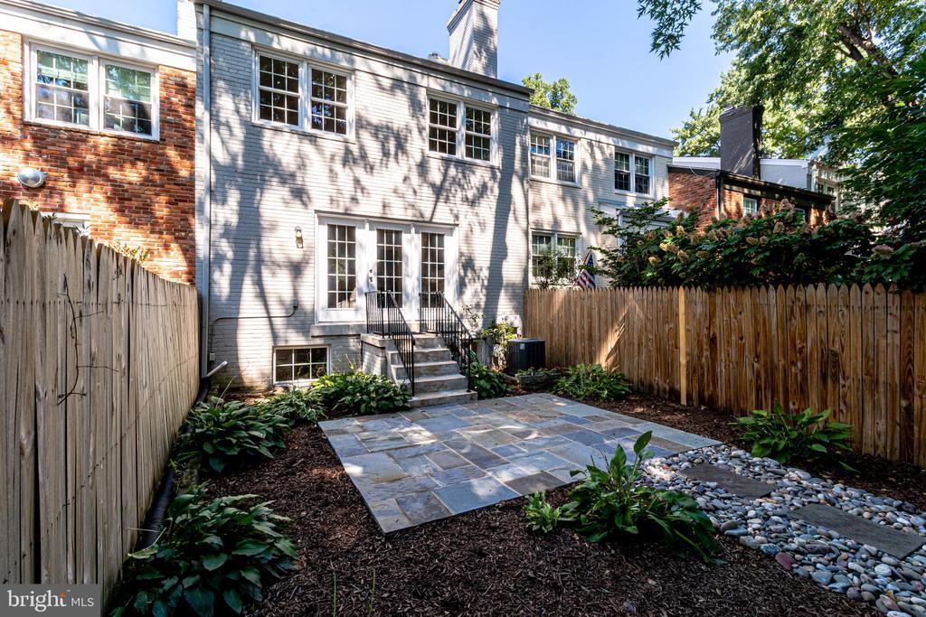 Primary Photo - 1109 Wimbledon Dr