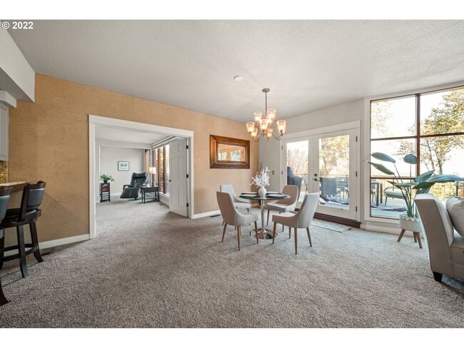 Building Photo - 5 bedroom 4 Bathroom Spectacular Townhome ~ Parking, A/C and More!