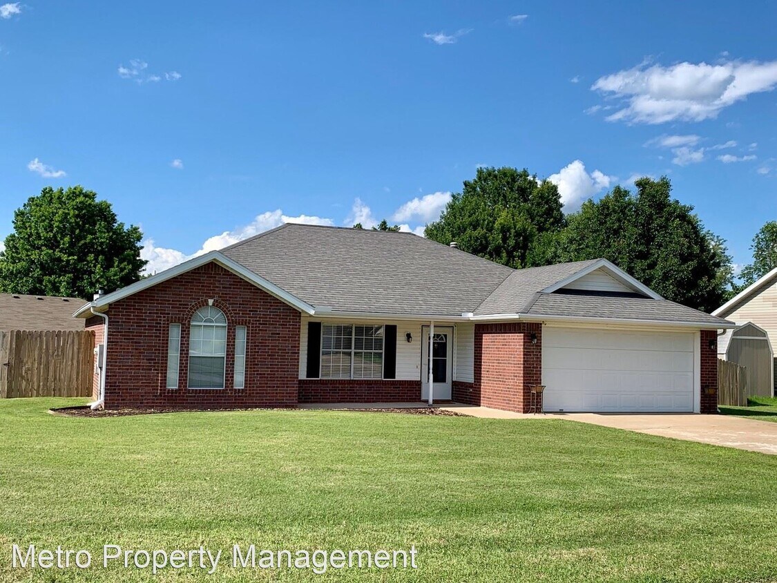 Primary Photo - 3 br, 2 bath House - 2709 SE 5th St.