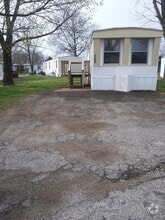 Building Photo - 360 Golden Dale Dr