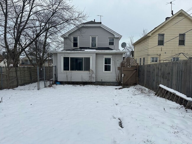 Foto del edificio - 4 Bedroom Single Family in Cleveland ,Ohio