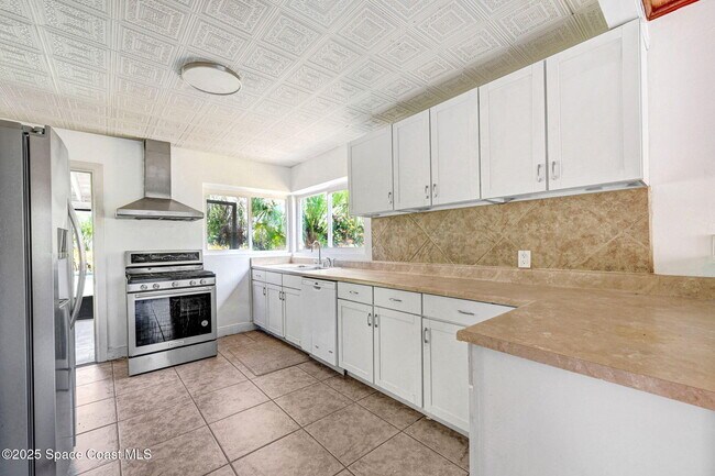 Foto del edificio - 100 Tampa Ave