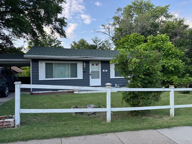 Building Photo - Single Family Home - Available For Rent!