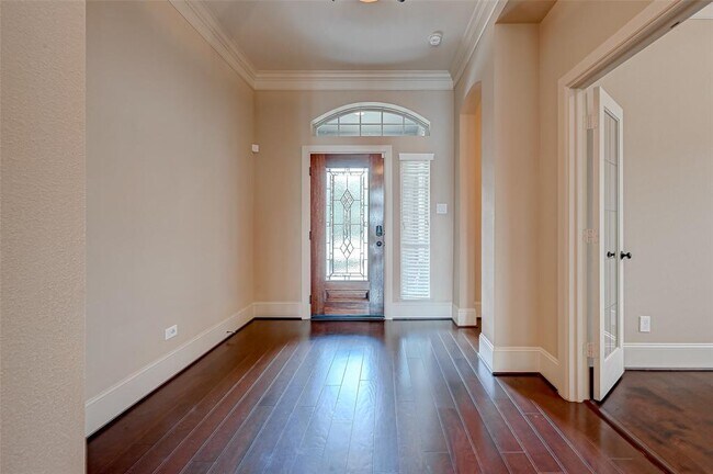 Building Photo - 10323 Hatcher Dr
