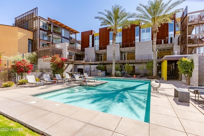 Building Photo - 4745 N Scottsdale Rd