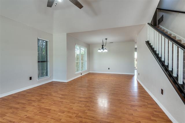 Foto del edificio - 1453 Thistlewood Ln
