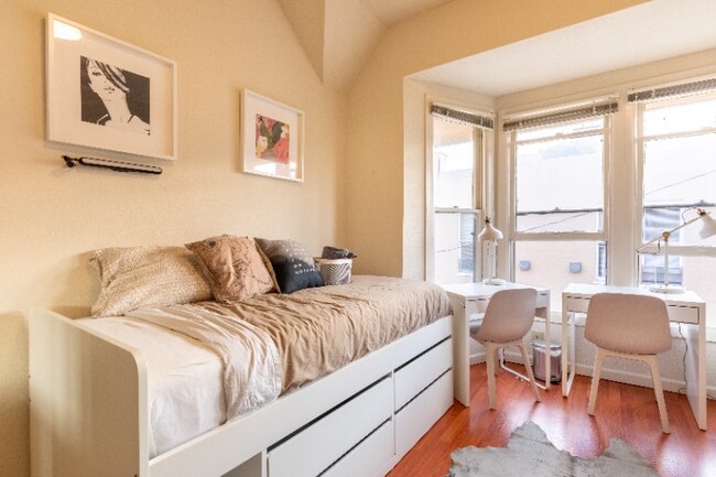 Foto del edificio - 2221 Dwight Way