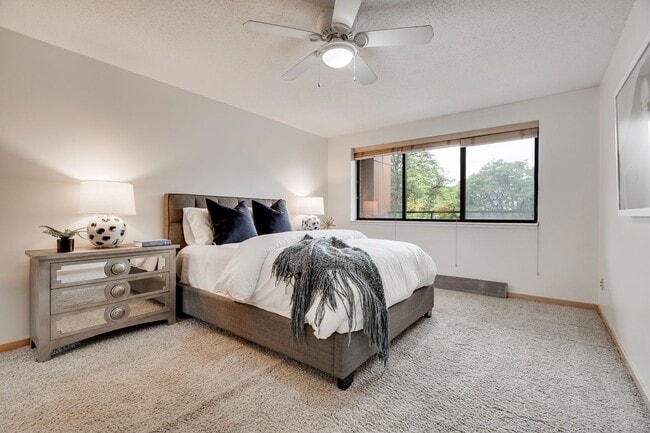 Interior Photo - 311 Kenwood Apartments | Spacious 1-Bedroo...