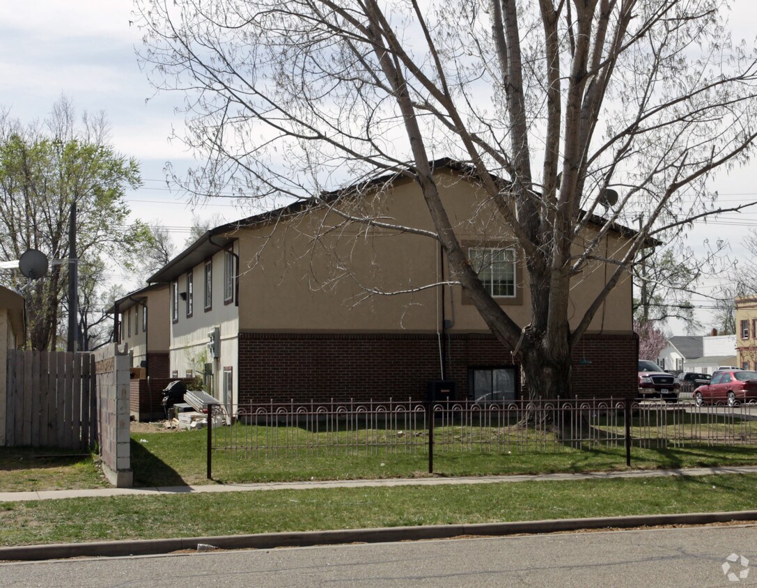 Building Photo - 1202-1204 4th Ave