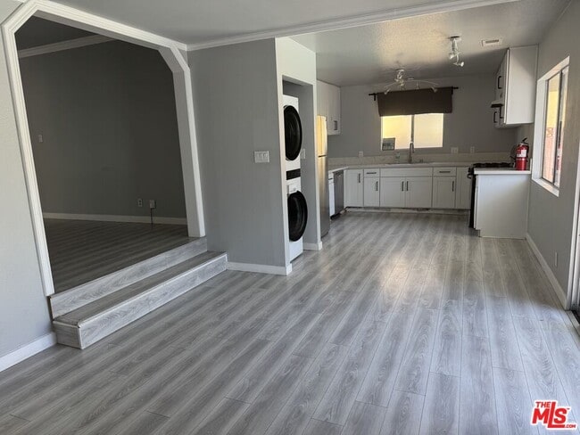 Building Photo - 6556 Forbes Ave