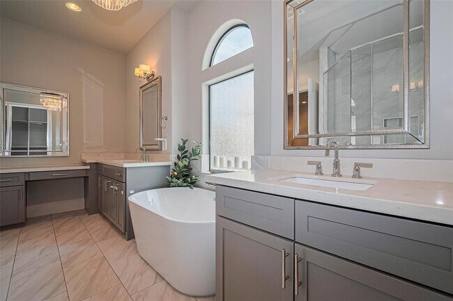 Foto del edificio - 1806 W 25th St