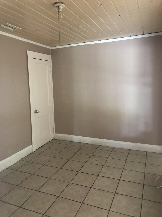 Foto del edificio - 841 lake ida