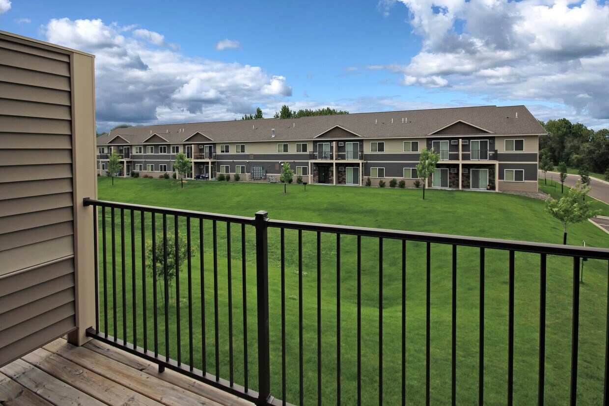 Cedar Pointe Estates Apartments Apartments at 1811 Northern Cedar Ave