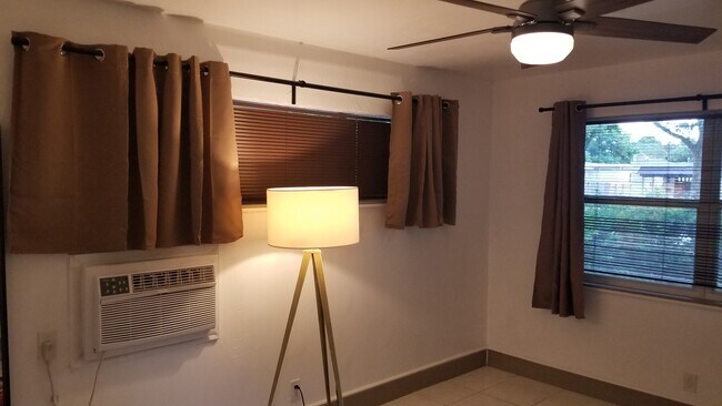 Foto del edificio - 1935 Dewey St