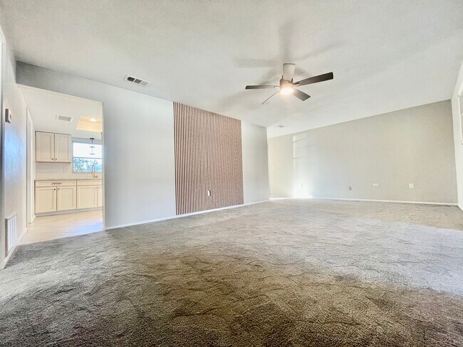 Foto del edificio - 1943 Sky Dr