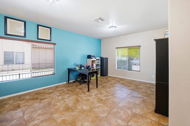 Foto del edificio - Large 5 Bedroom 3 bath