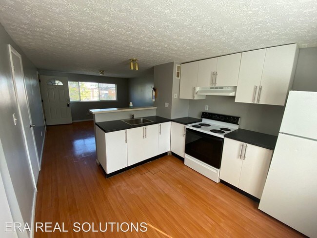Building Photo - 3631 Cushing Dr