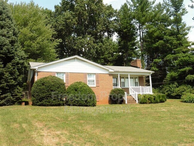 Foto del edificio - 7128 Airlie Rd