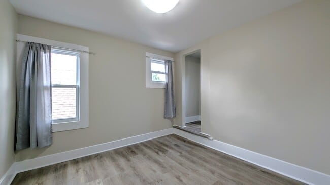 Building Photo - 1580 Dufferin Pl