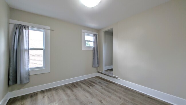 Photo du bâtiment - 1580 Dufferin Pl