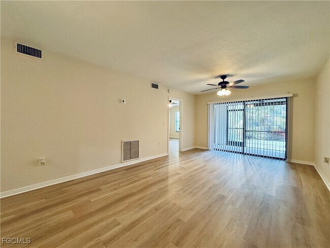 Foto del edificio - 9871 Citadel Ln
