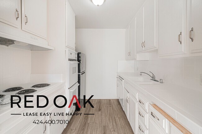 Foto del edificio - 319 S Clark Dr