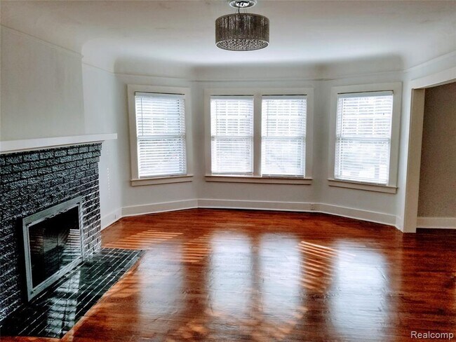 Foto del edificio - 548 Harmon St