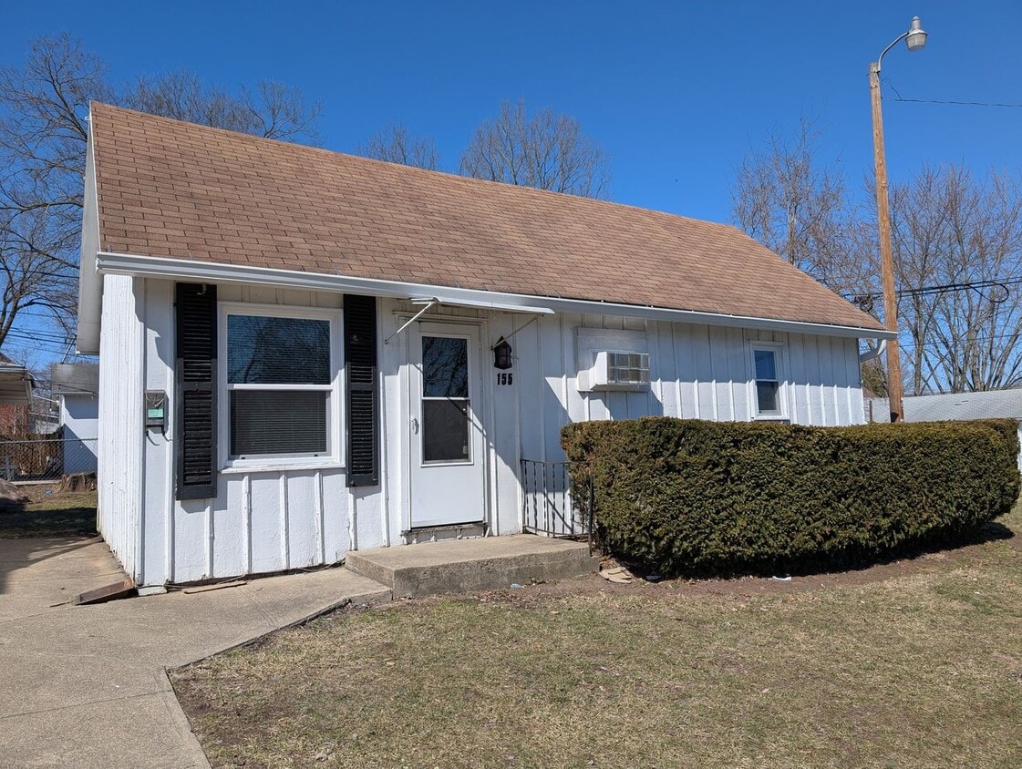 Primary Photo - 1 Bedroom, 1 Bathroom House