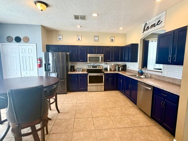 Building Photo - 180 Hideaway Beach Ln