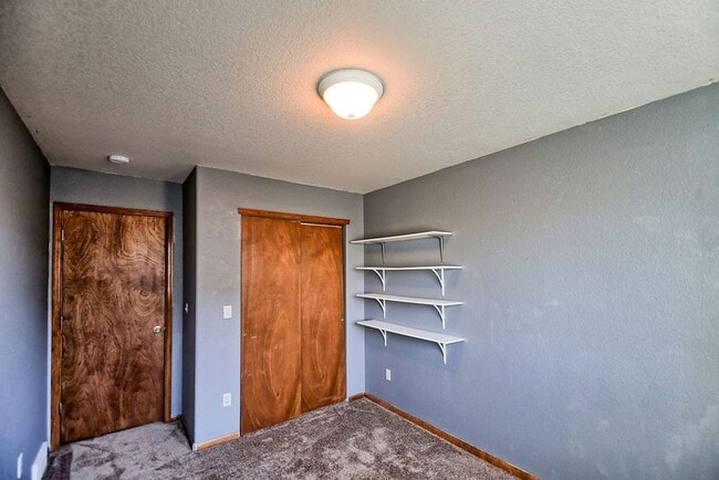 Building Photo - Charming 3 Bedroom Across from Playground & Large Fenced Yard