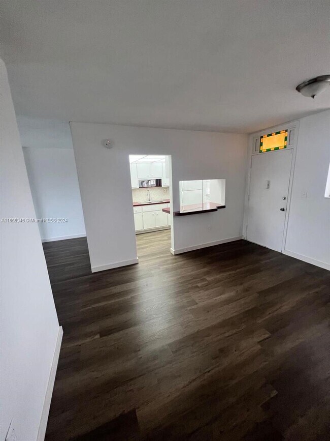 Foto del edificio - 1475 NE 125th Terrace