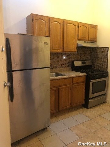 Foto del edificio - 1166 Putnam Ave