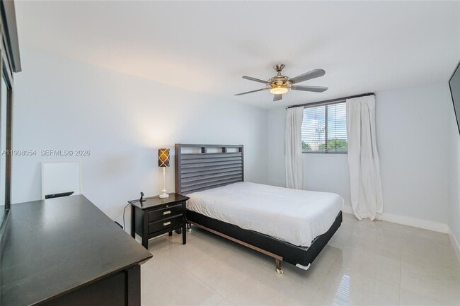 Foto del edificio - 1688 West Ave