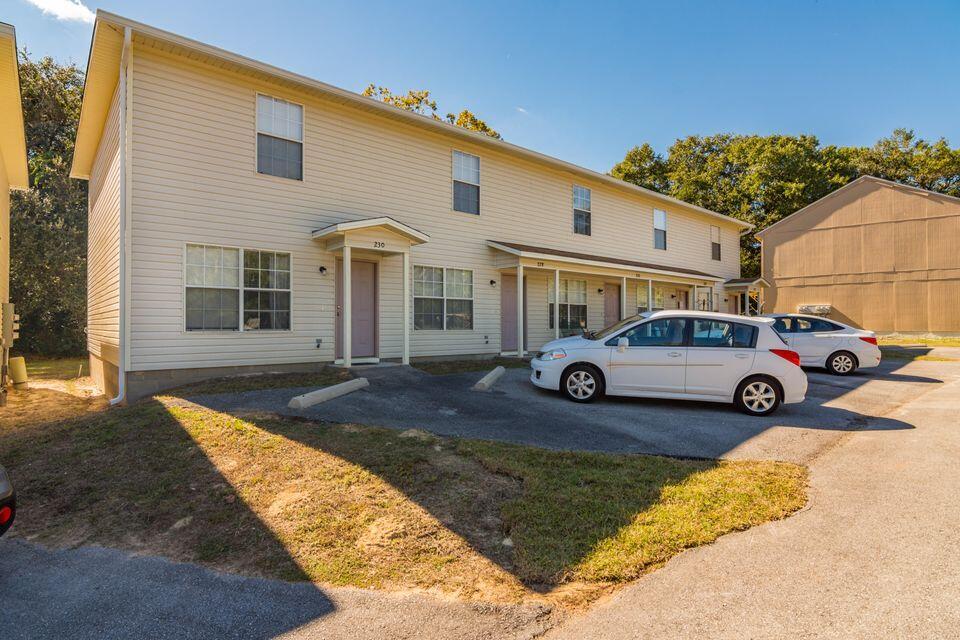 Primary Photo - 222 Runnymeade Dr